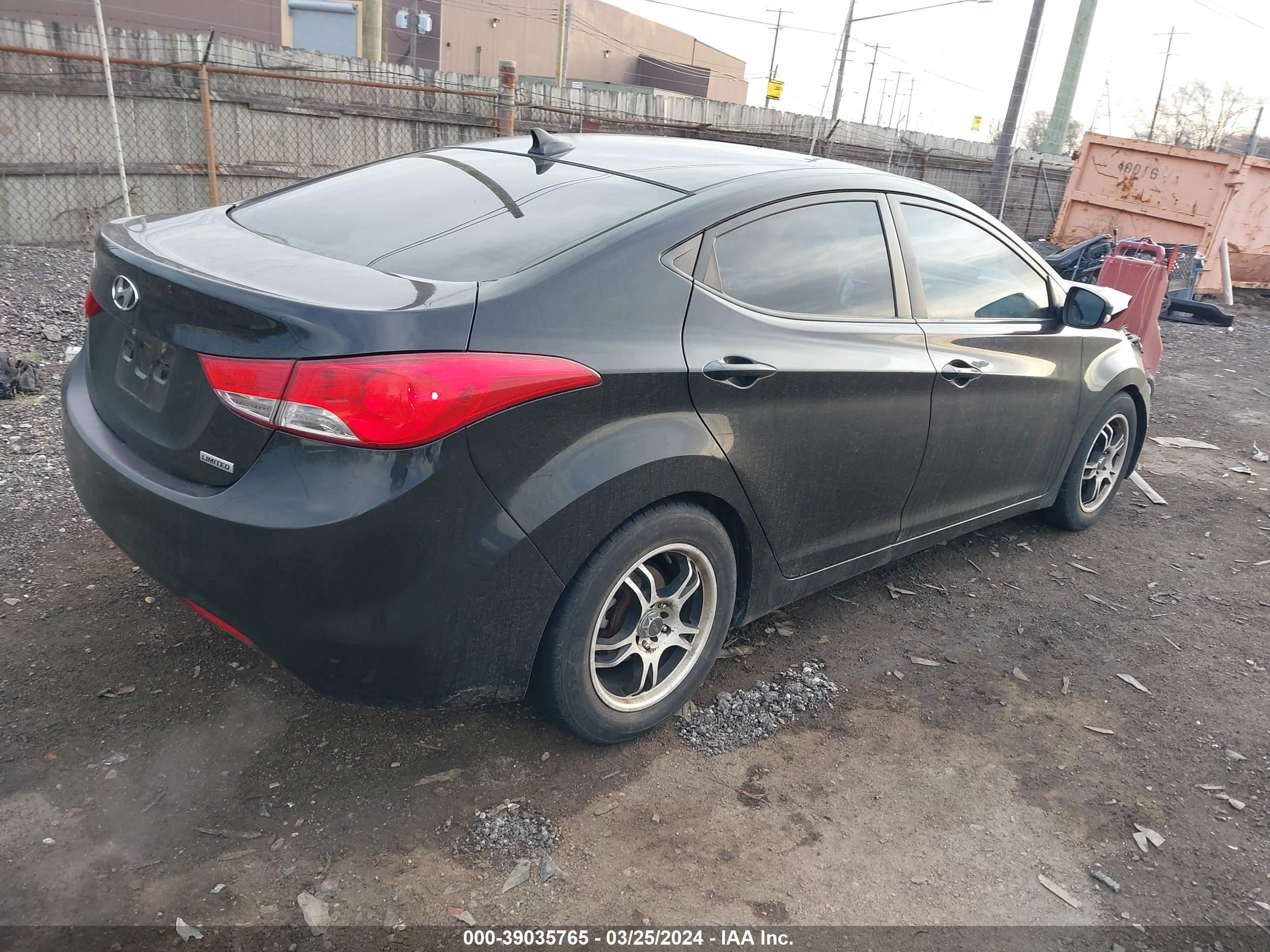 Photo 3 VIN: 5NPDH4AE4CH128695 - HYUNDAI ELANTRA 