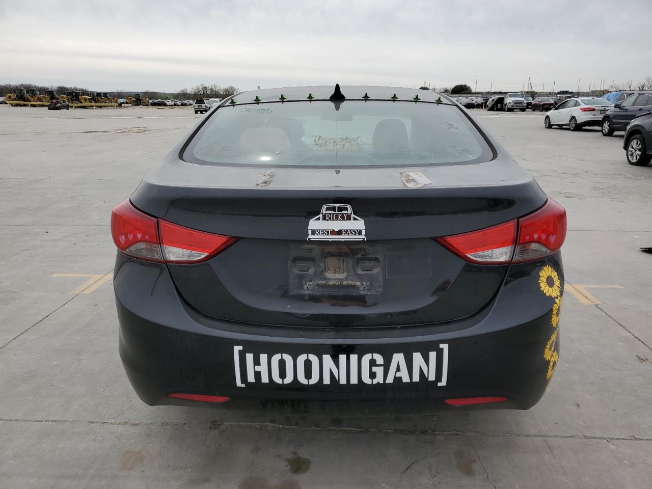 Photo 5 VIN: 5NPDH4AE4CH135758 - HYUNDAI ELANTRA 