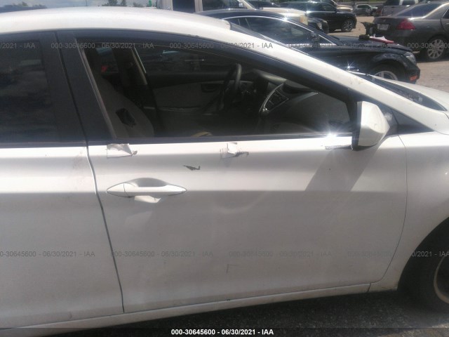 Photo 5 VIN: 5NPDH4AE4CH141771 - HYUNDAI ELANTRA 