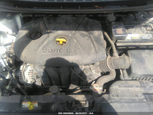 Photo 9 VIN: 5NPDH4AE4CH141771 - HYUNDAI ELANTRA 