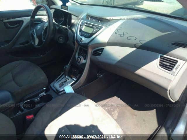 Photo 4 VIN: 5NPDH4AE4CH144752 - HYUNDAI ELANTRA 