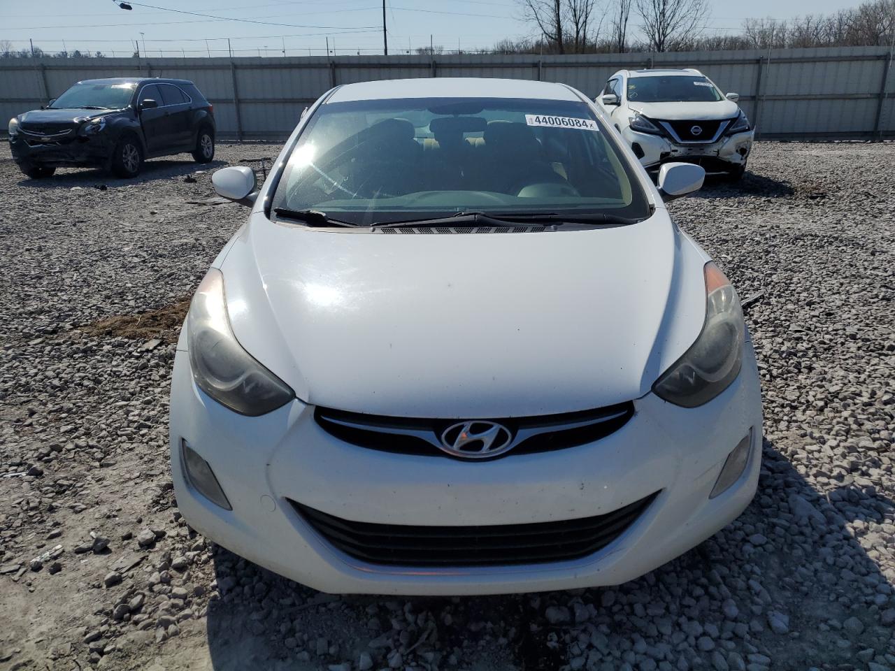 Photo 4 VIN: 5NPDH4AE4DH156787 - HYUNDAI ELANTRA 