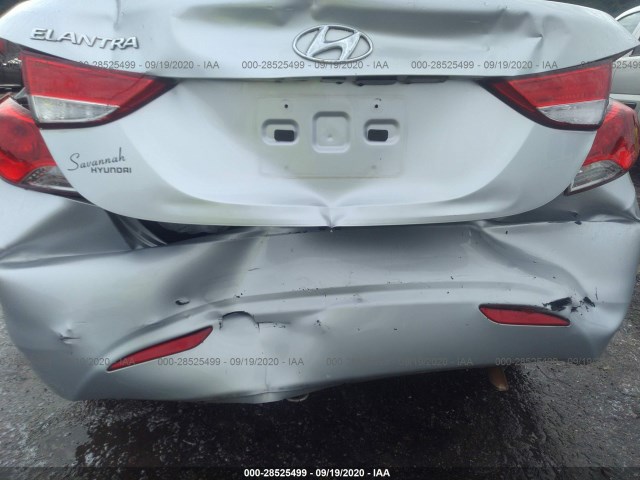 Photo 5 VIN: 5NPDH4AE4DH158720 - HYUNDAI ELANTRA 