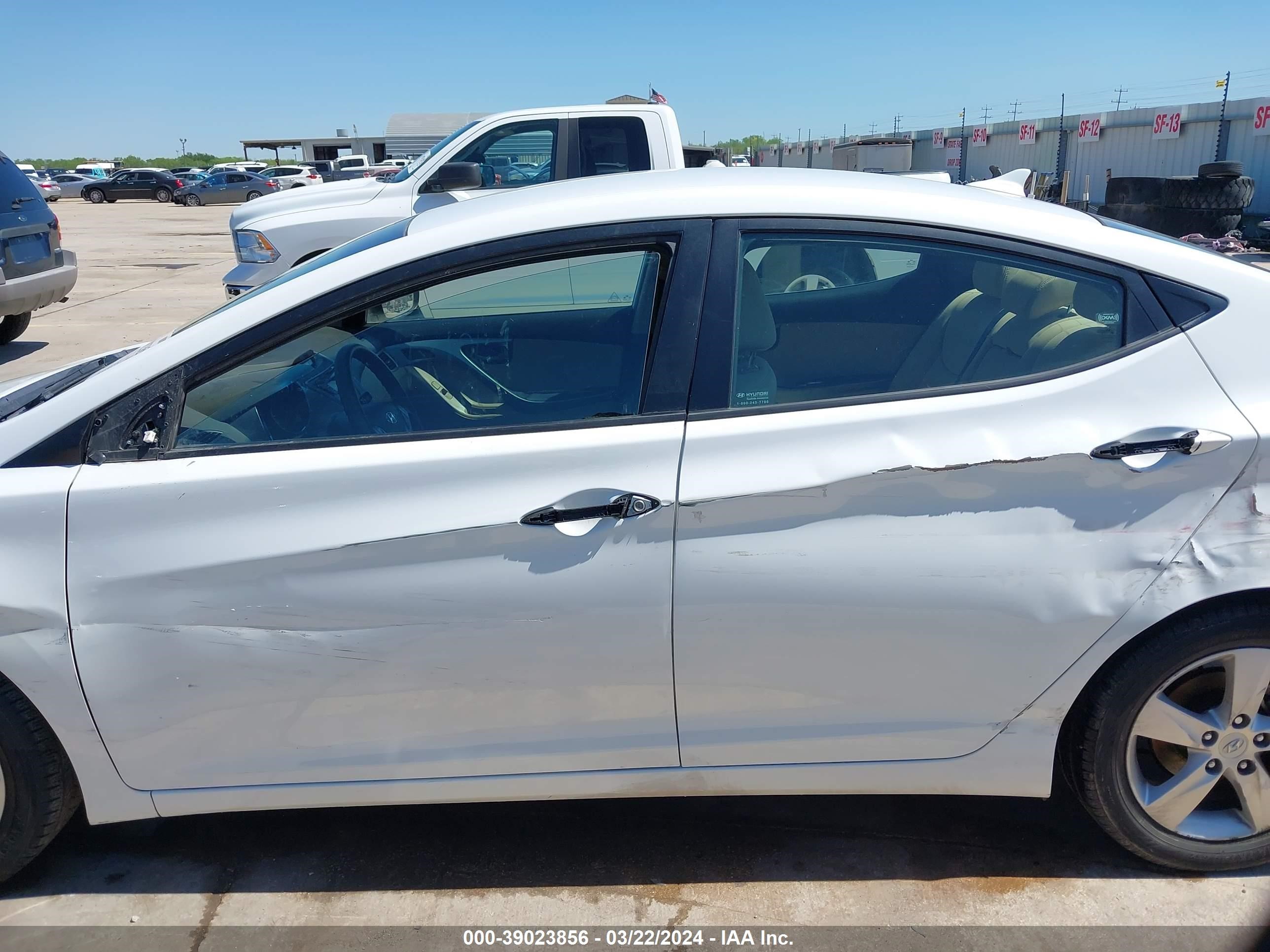 Photo 14 VIN: 5NPDH4AE4DH181219 - HYUNDAI ELANTRA 