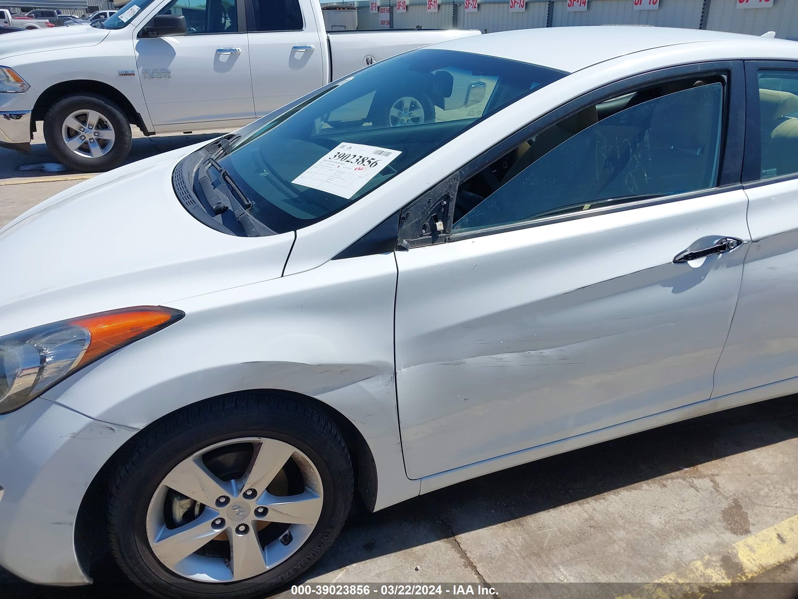 Photo 18 VIN: 5NPDH4AE4DH181219 - HYUNDAI ELANTRA 