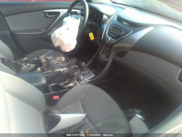 Photo 4 VIN: 5NPDH4AE4DH185979 - HYUNDAI ELANTRA 