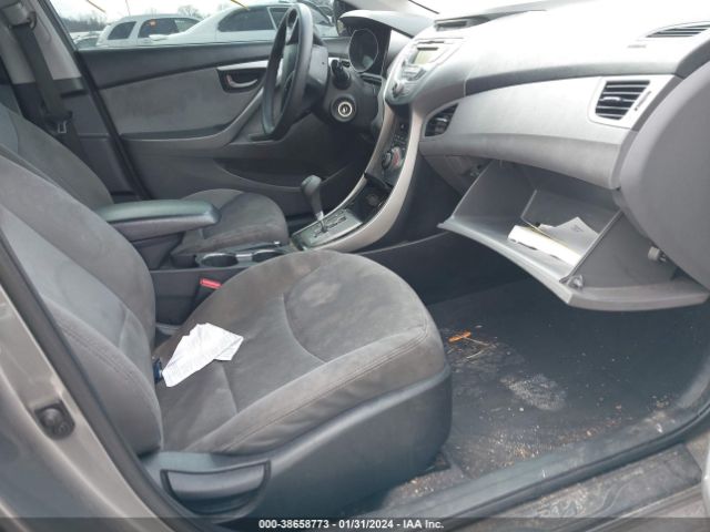 Photo 4 VIN: 5NPDH4AE4DH196710 - HYUNDAI ELANTRA 