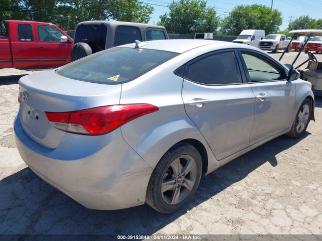 Photo 3 VIN: 5NPDH4AE4DH231388 - HYUNDAI ELANTRA 