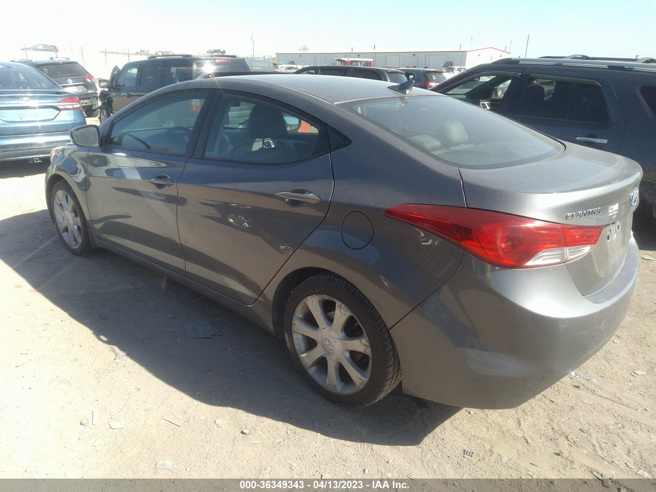 Photo 2 VIN: 5NPDH4AE4DH261815 - HYUNDAI ELANTRA 