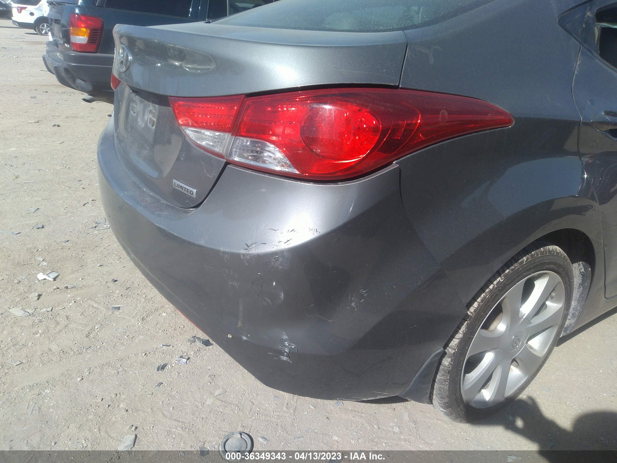 Photo 5 VIN: 5NPDH4AE4DH261815 - HYUNDAI ELANTRA 