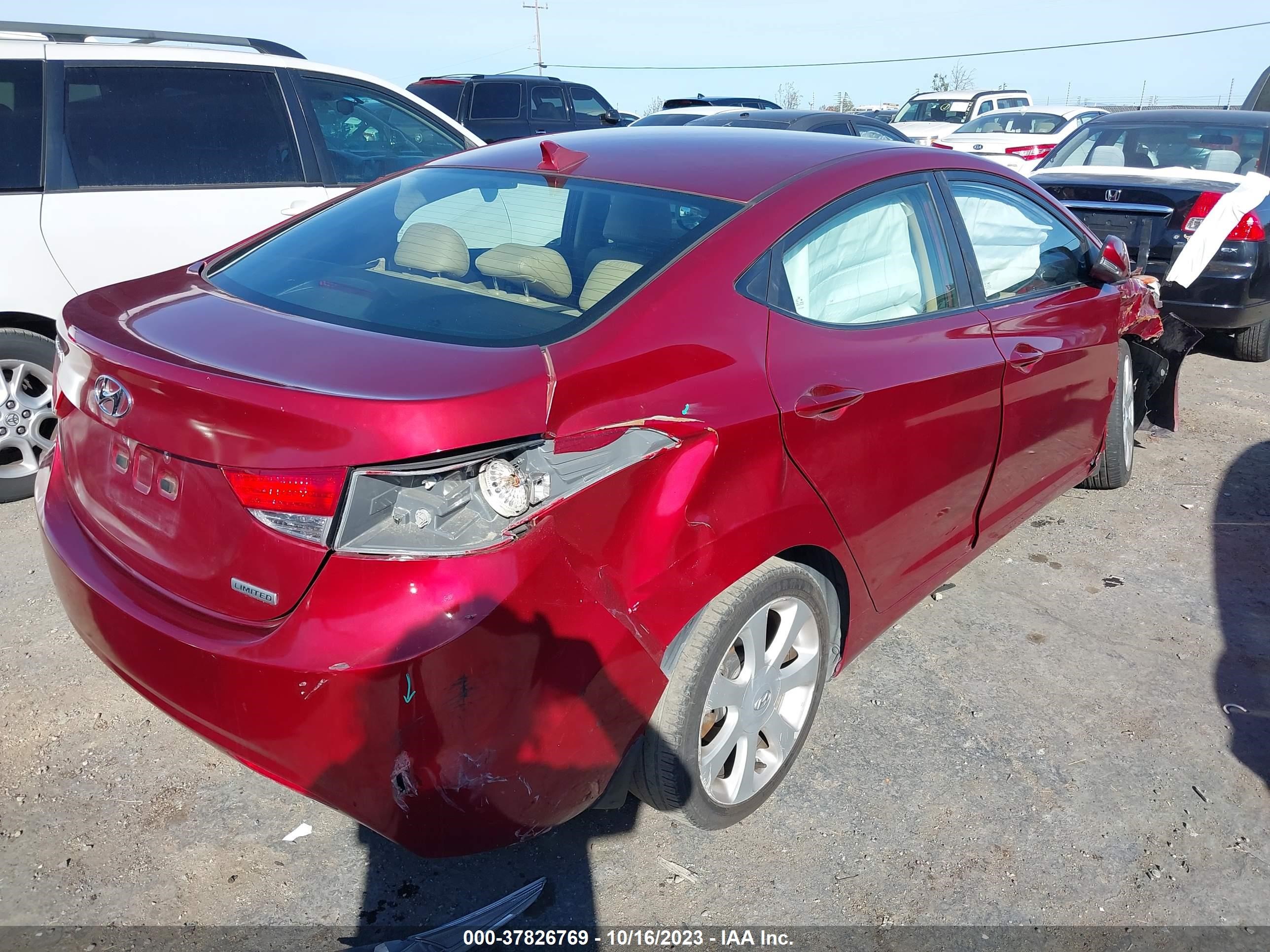 Photo 3 VIN: 5NPDH4AE4DH271924 - HYUNDAI ELANTRA 