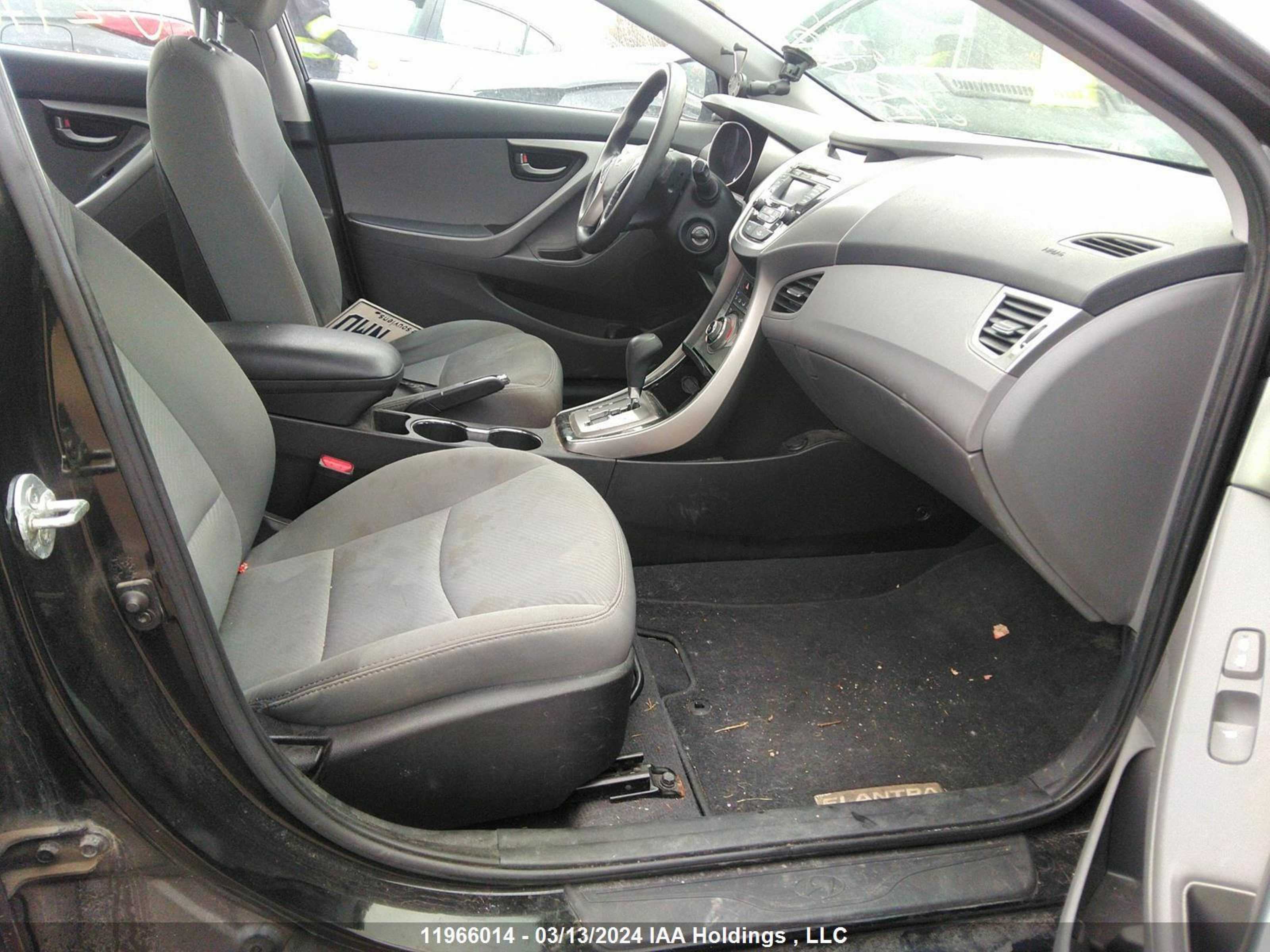 Photo 4 VIN: 5NPDH4AE4DH277013 - HYUNDAI ELANTRA 