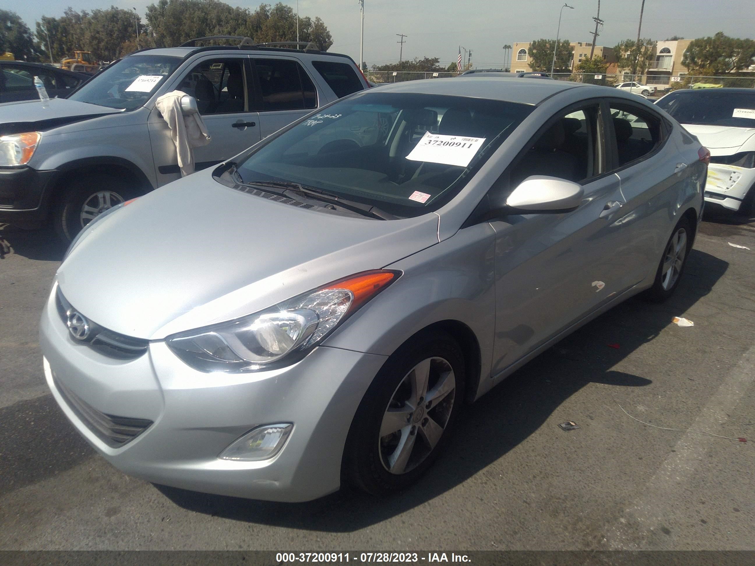 Photo 1 VIN: 5NPDH4AE4DH302993 - HYUNDAI ELANTRA 