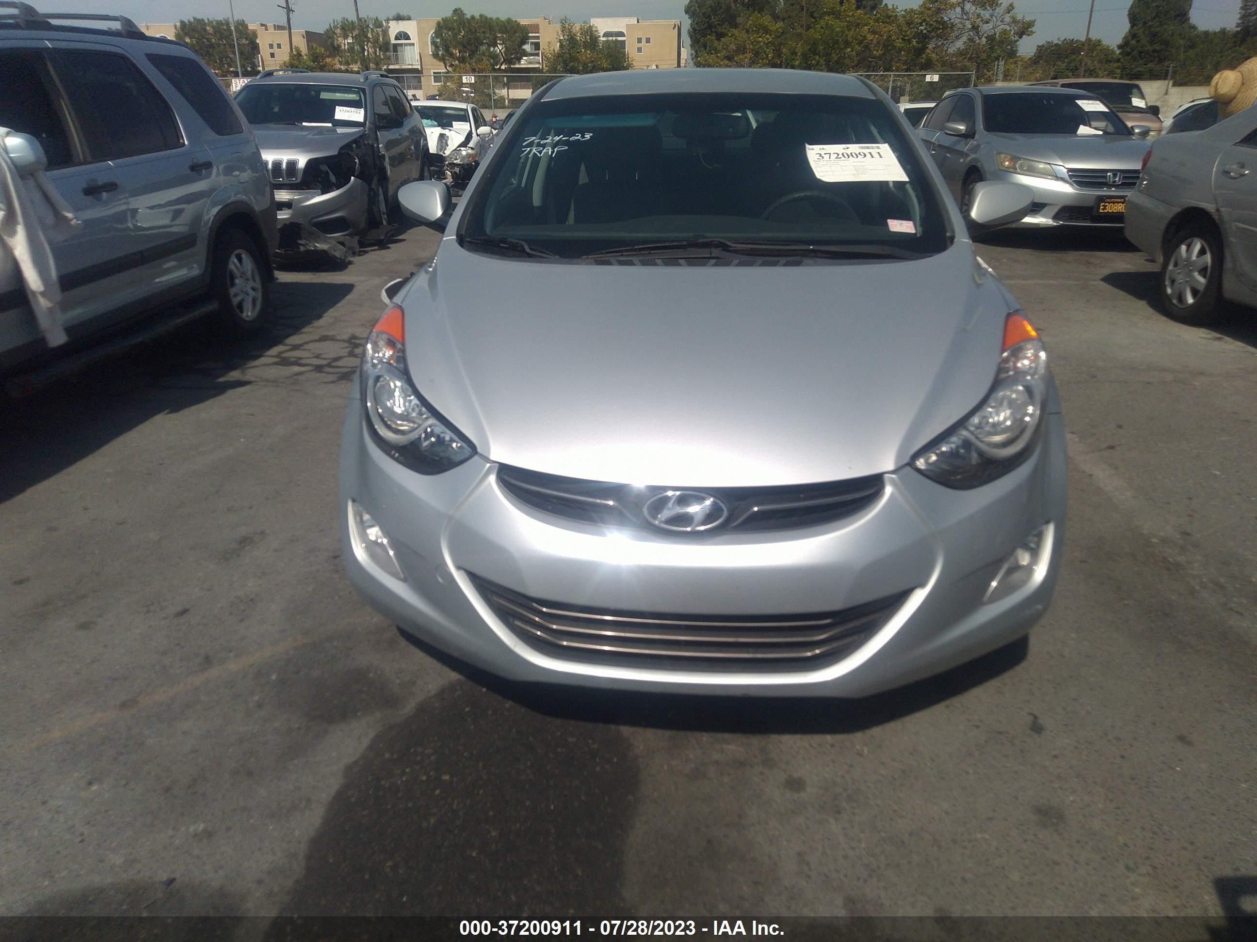 Photo 10 VIN: 5NPDH4AE4DH302993 - HYUNDAI ELANTRA 