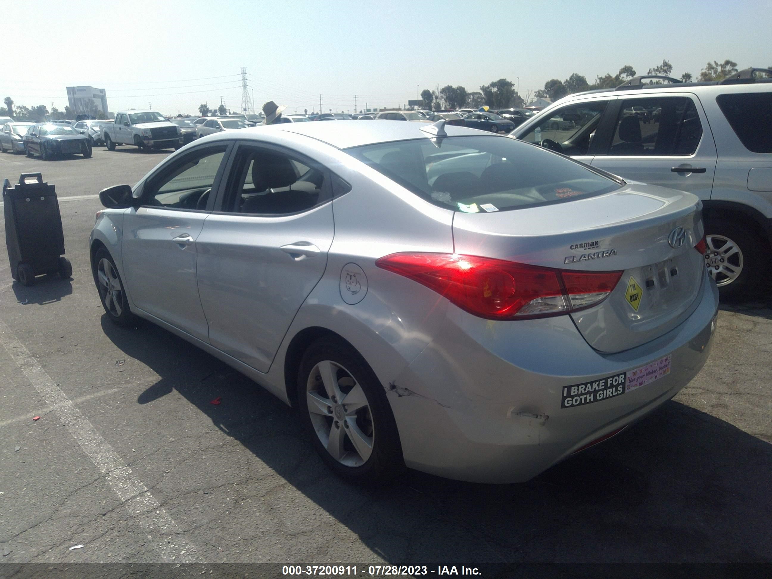 Photo 2 VIN: 5NPDH4AE4DH302993 - HYUNDAI ELANTRA 