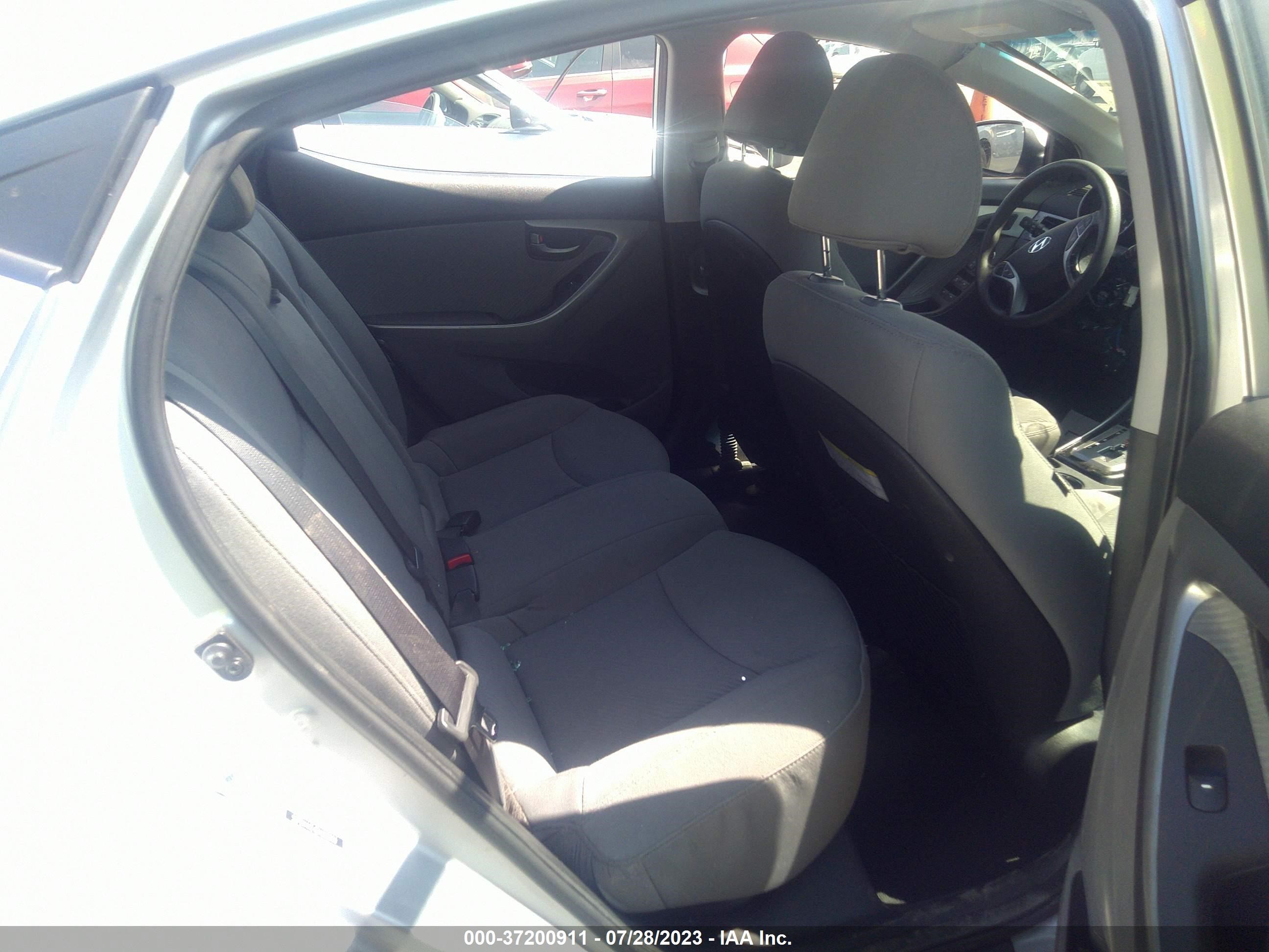 Photo 7 VIN: 5NPDH4AE4DH302993 - HYUNDAI ELANTRA 