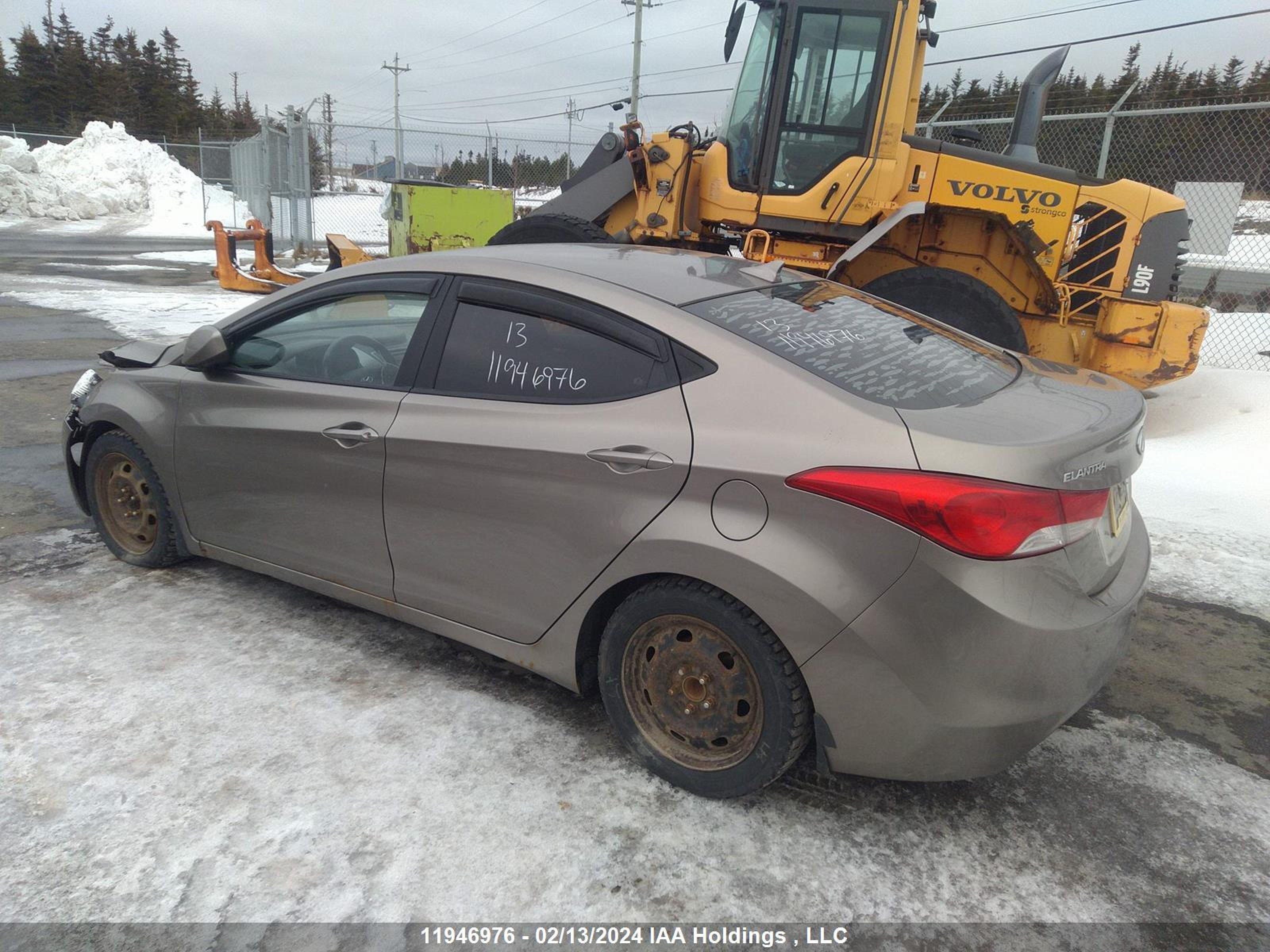 Photo 2 VIN: 5NPDH4AE4DH305425 - HYUNDAI ELANTRA 