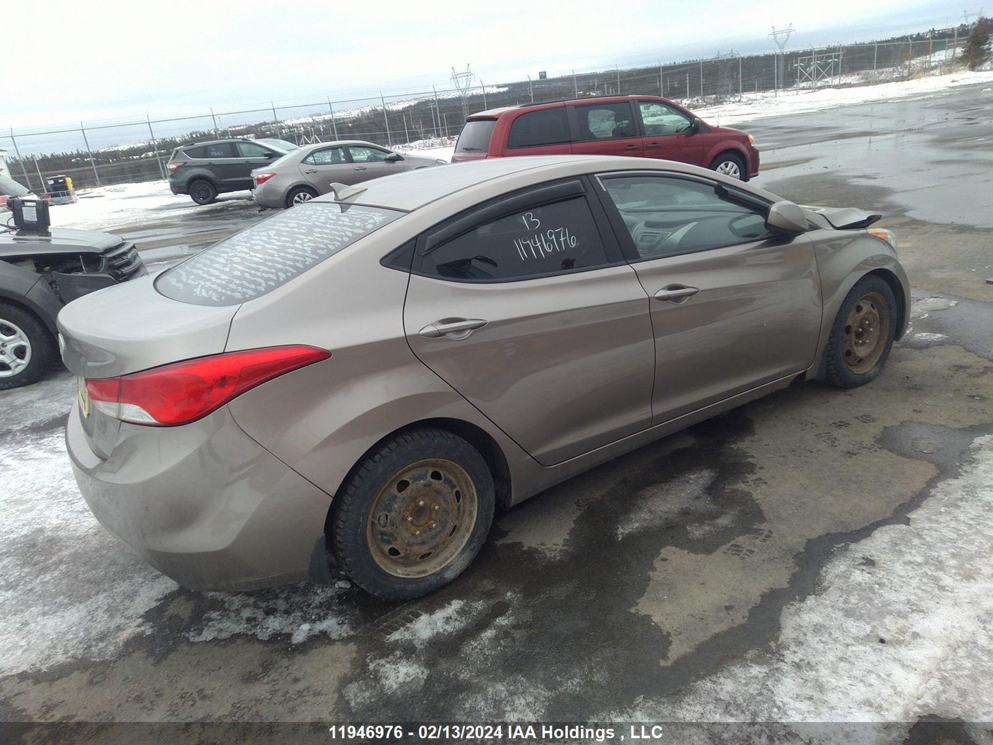 Photo 3 VIN: 5NPDH4AE4DH305425 - HYUNDAI ELANTRA 