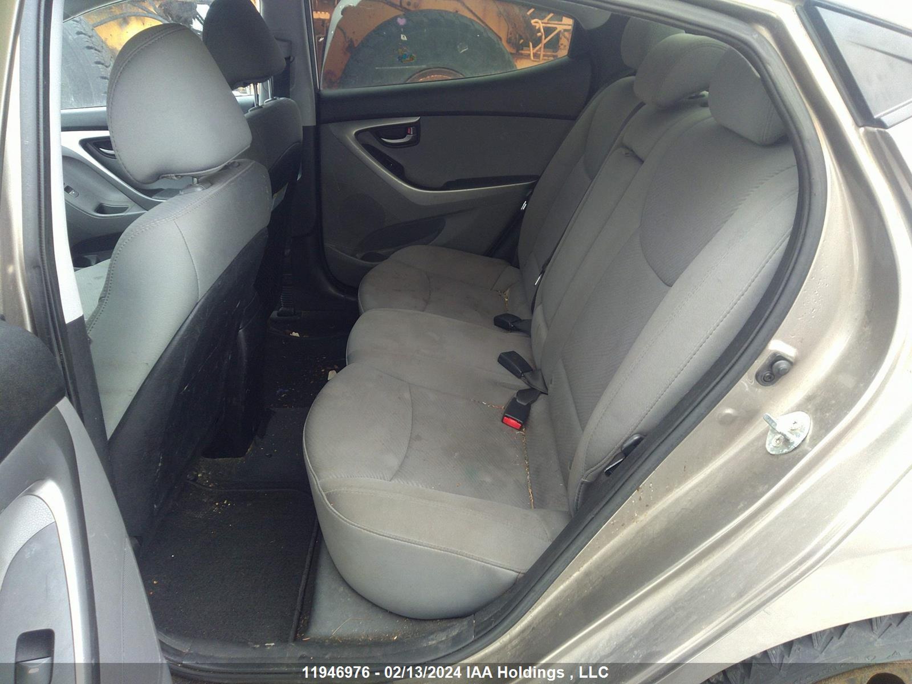 Photo 7 VIN: 5NPDH4AE4DH305425 - HYUNDAI ELANTRA 