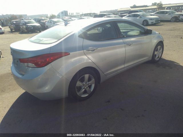 Photo 3 VIN: 5NPDH4AE4DH306154 - HYUNDAI ELANTRA 