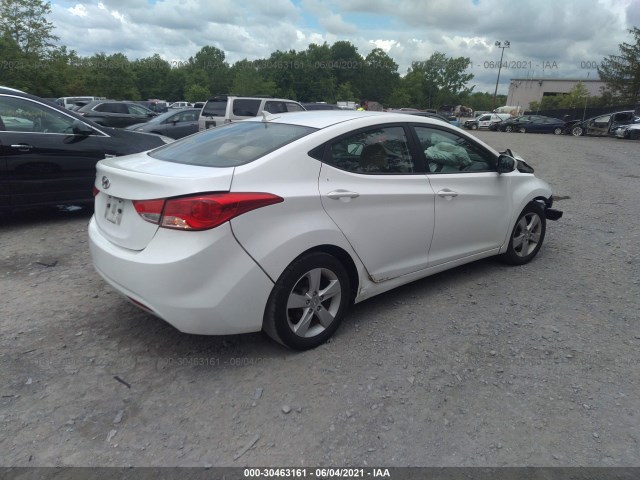 Photo 3 VIN: 5NPDH4AE4DH318076 - HYUNDAI ELANTRA 