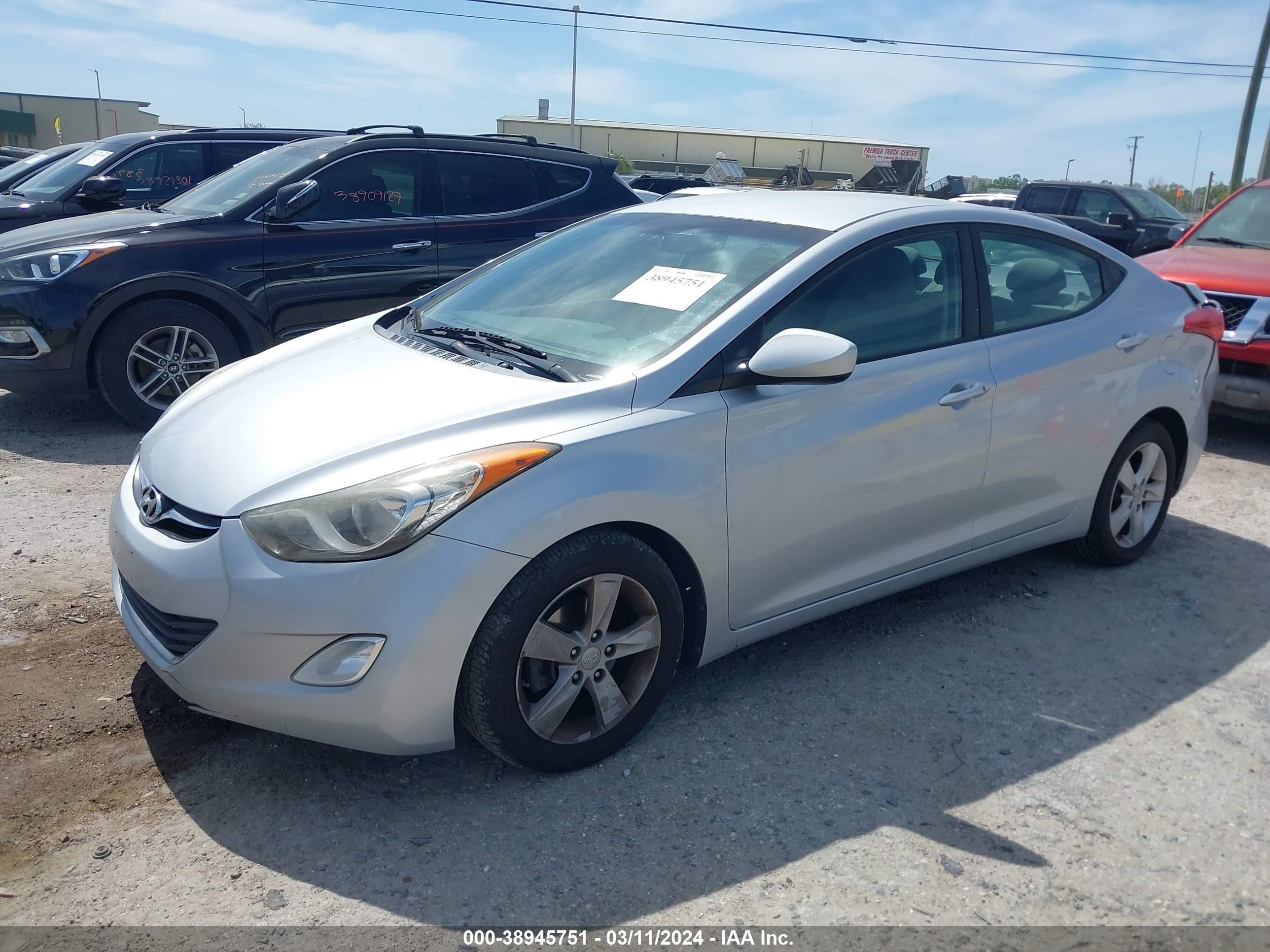 Photo 1 VIN: 5NPDH4AE4DH323598 - HYUNDAI ELANTRA 