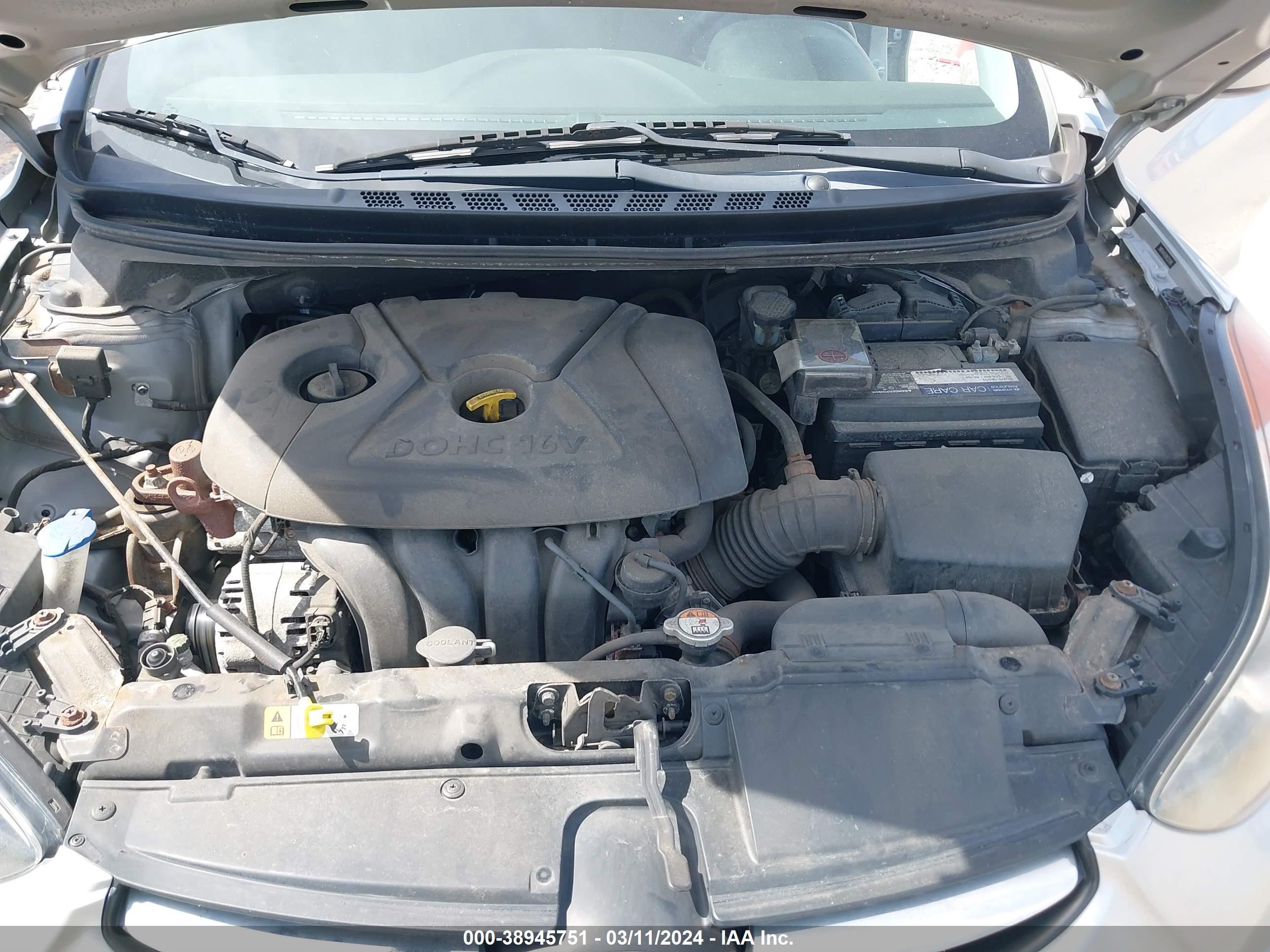 Photo 9 VIN: 5NPDH4AE4DH323598 - HYUNDAI ELANTRA 