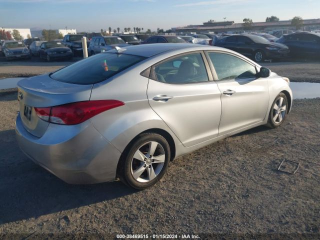 Photo 3 VIN: 5NPDH4AE4DH332740 - HYUNDAI ELANTRA 