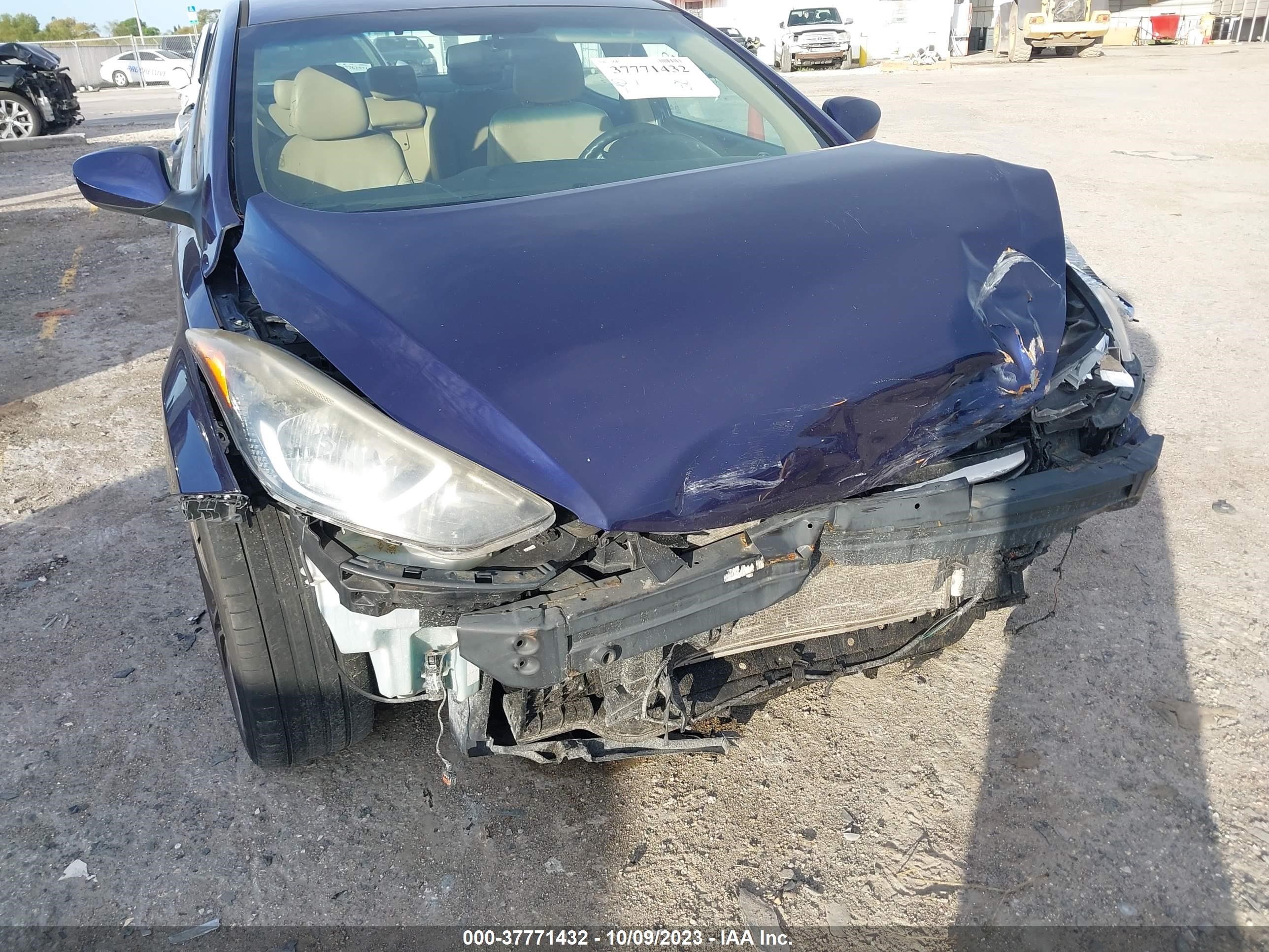 Photo 5 VIN: 5NPDH4AE4DH332785 - HYUNDAI ELANTRA 