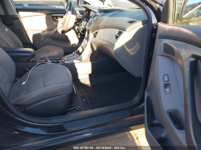 Photo 4 VIN: 5NPDH4AE4DH347884 - HYUNDAI ELANTRA 