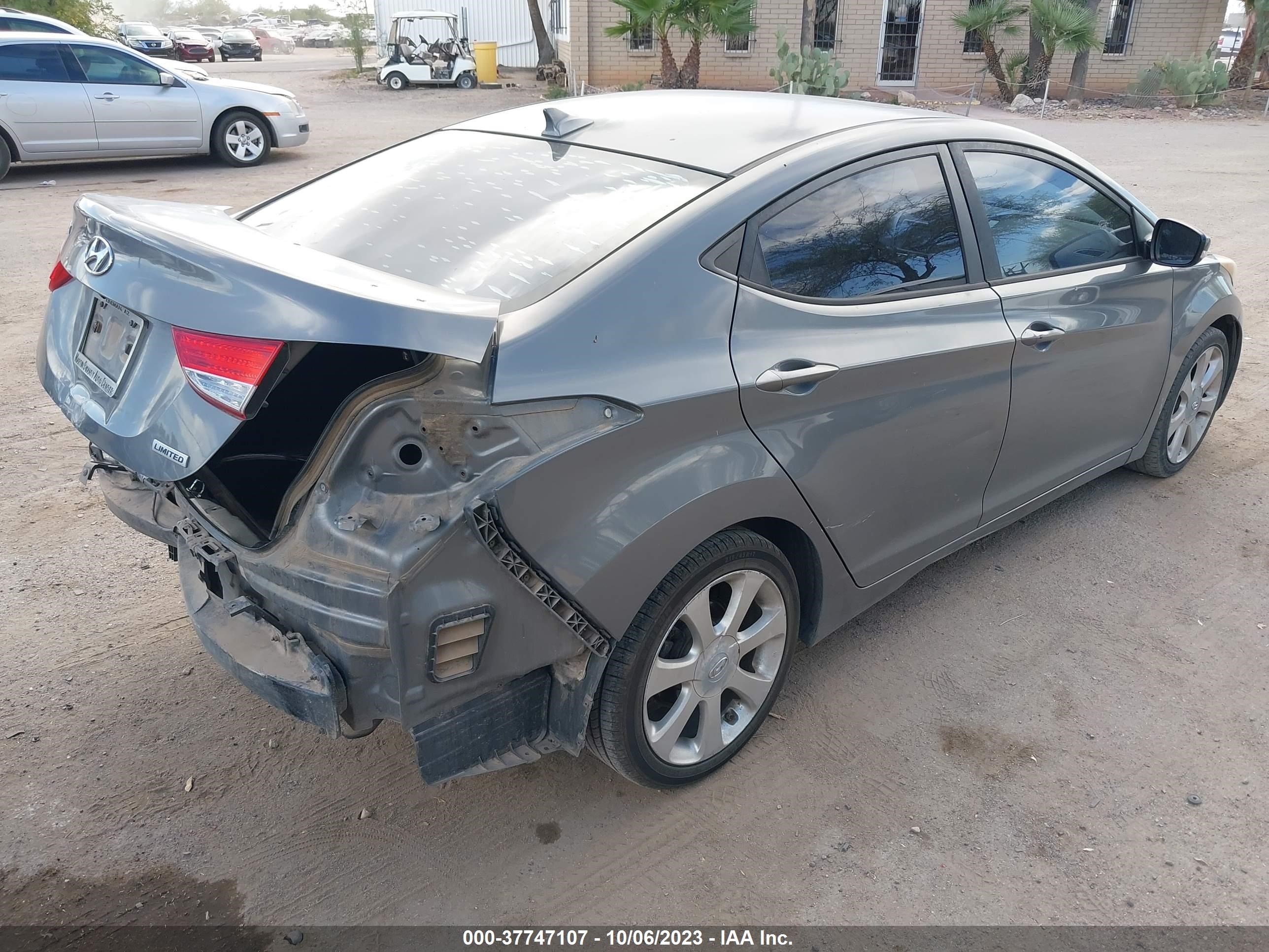 Photo 3 VIN: 5NPDH4AE4DH349358 - HYUNDAI ELANTRA 