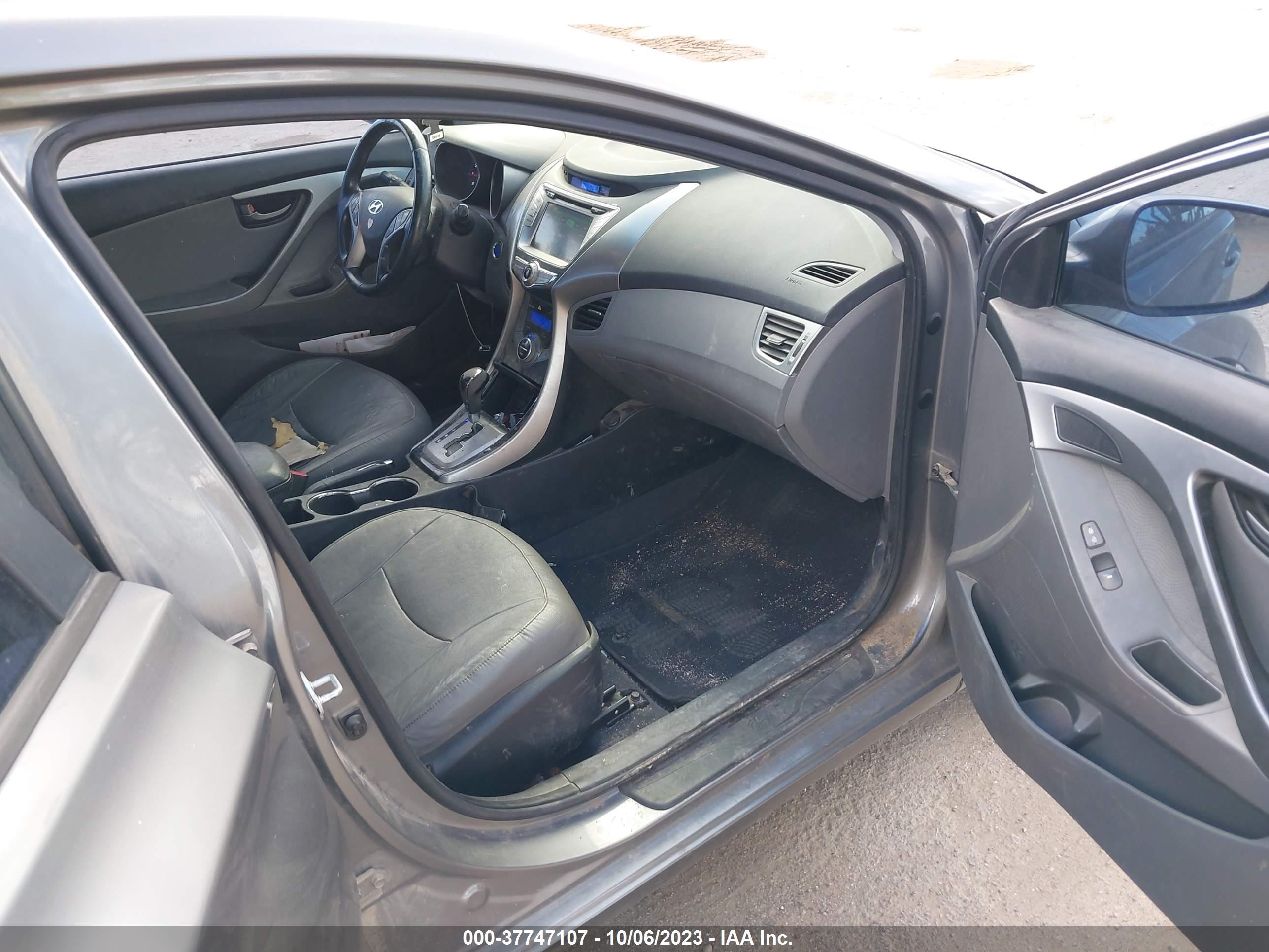 Photo 4 VIN: 5NPDH4AE4DH349358 - HYUNDAI ELANTRA 