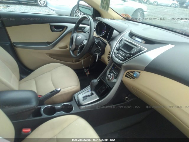 Photo 4 VIN: 5NPDH4AE4DH381856 - HYUNDAI ELANTRA 