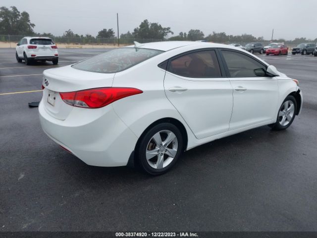 Photo 3 VIN: 5NPDH4AE4DH401829 - HYUNDAI ELANTRA 