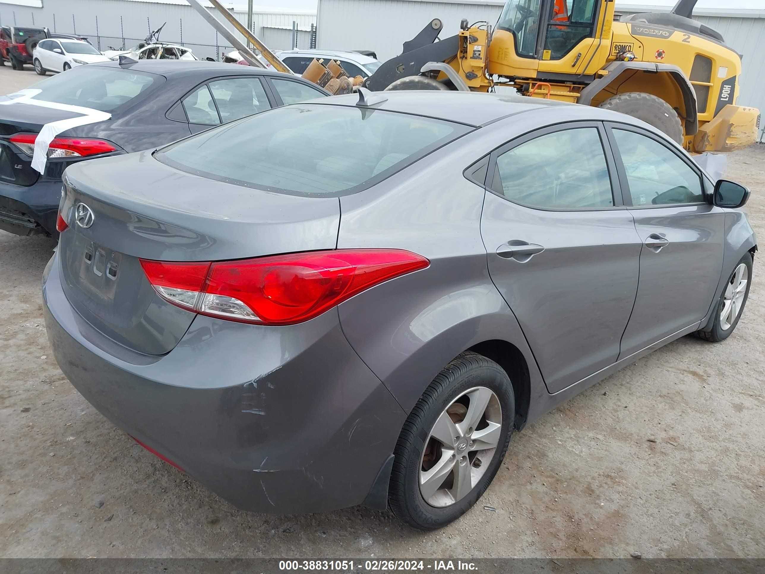 Photo 3 VIN: 5NPDH4AE4DH406299 - HYUNDAI ELANTRA 