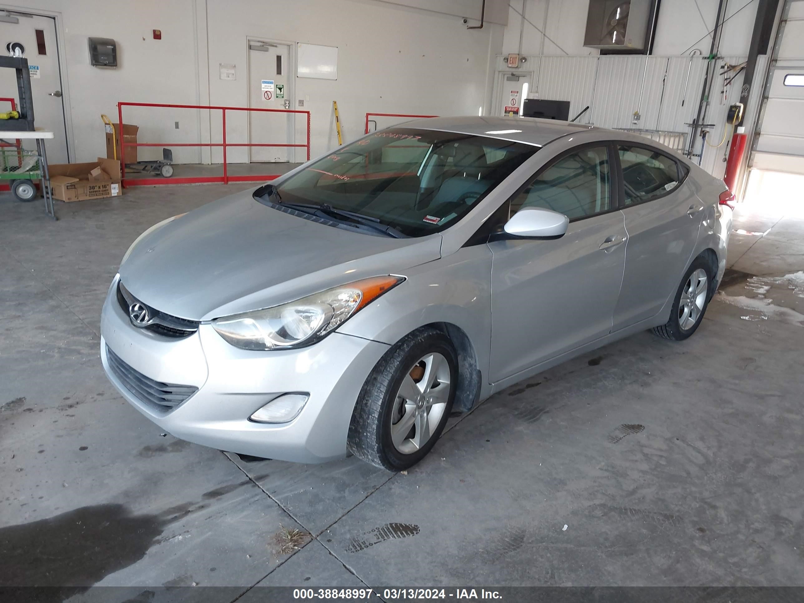 Photo 1 VIN: 5NPDH4AE4DH411700 - HYUNDAI ELANTRA 