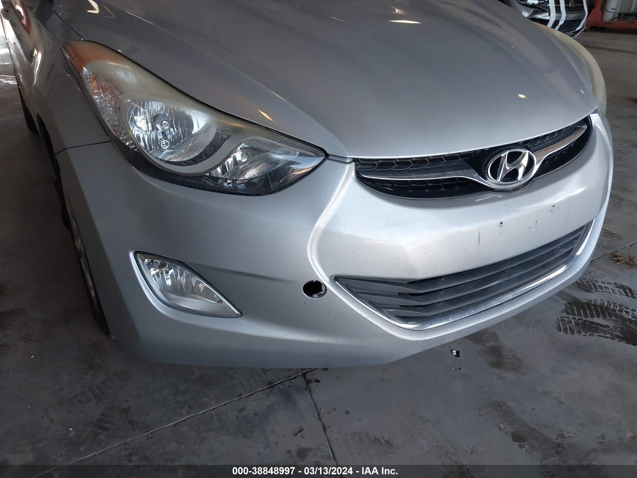 Photo 5 VIN: 5NPDH4AE4DH411700 - HYUNDAI ELANTRA 