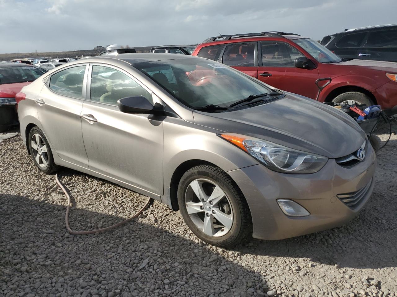 Photo 3 VIN: 5NPDH4AE4DH411972 - HYUNDAI ELANTRA 