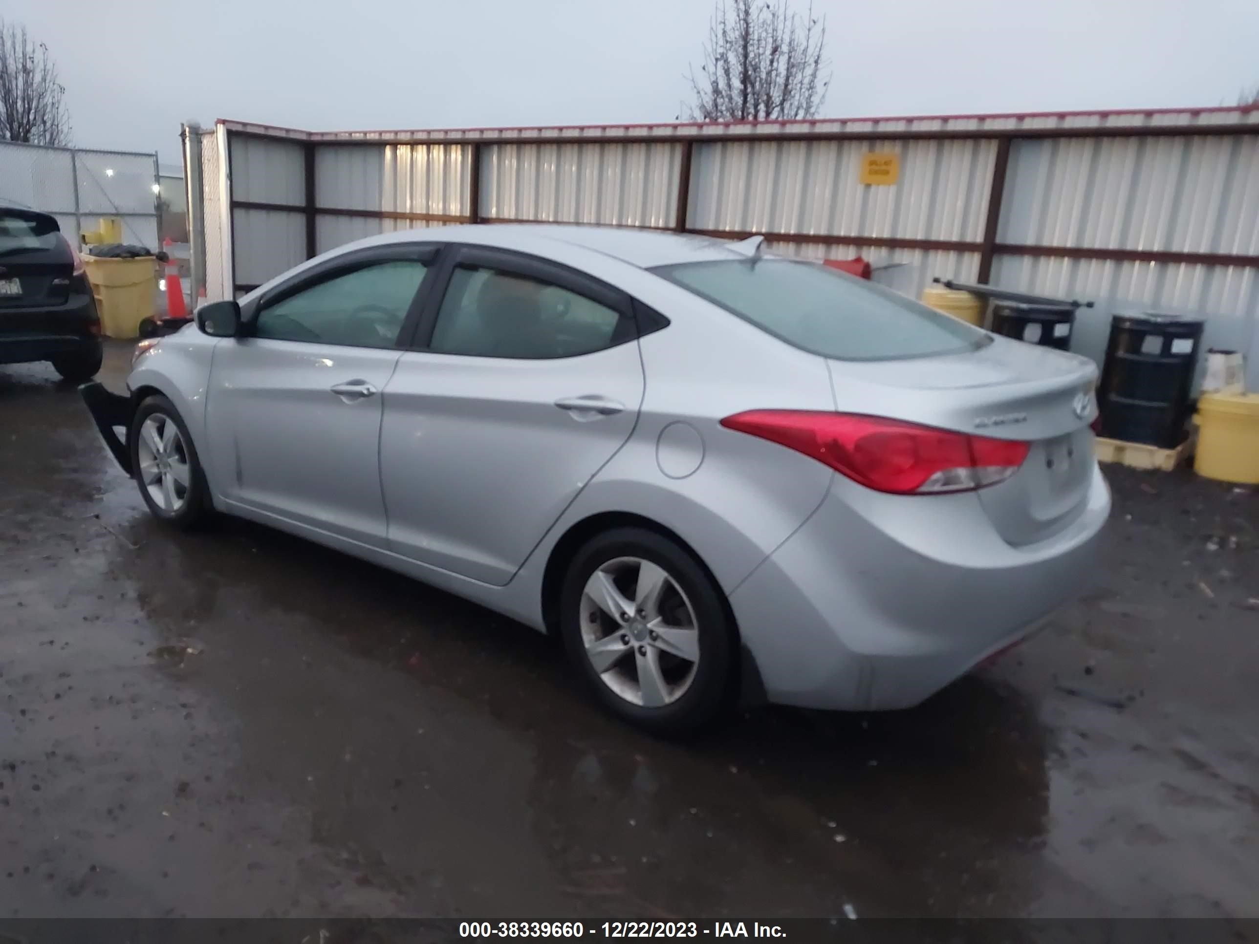 Photo 2 VIN: 5NPDH4AE4DH415018 - HYUNDAI ELANTRA 