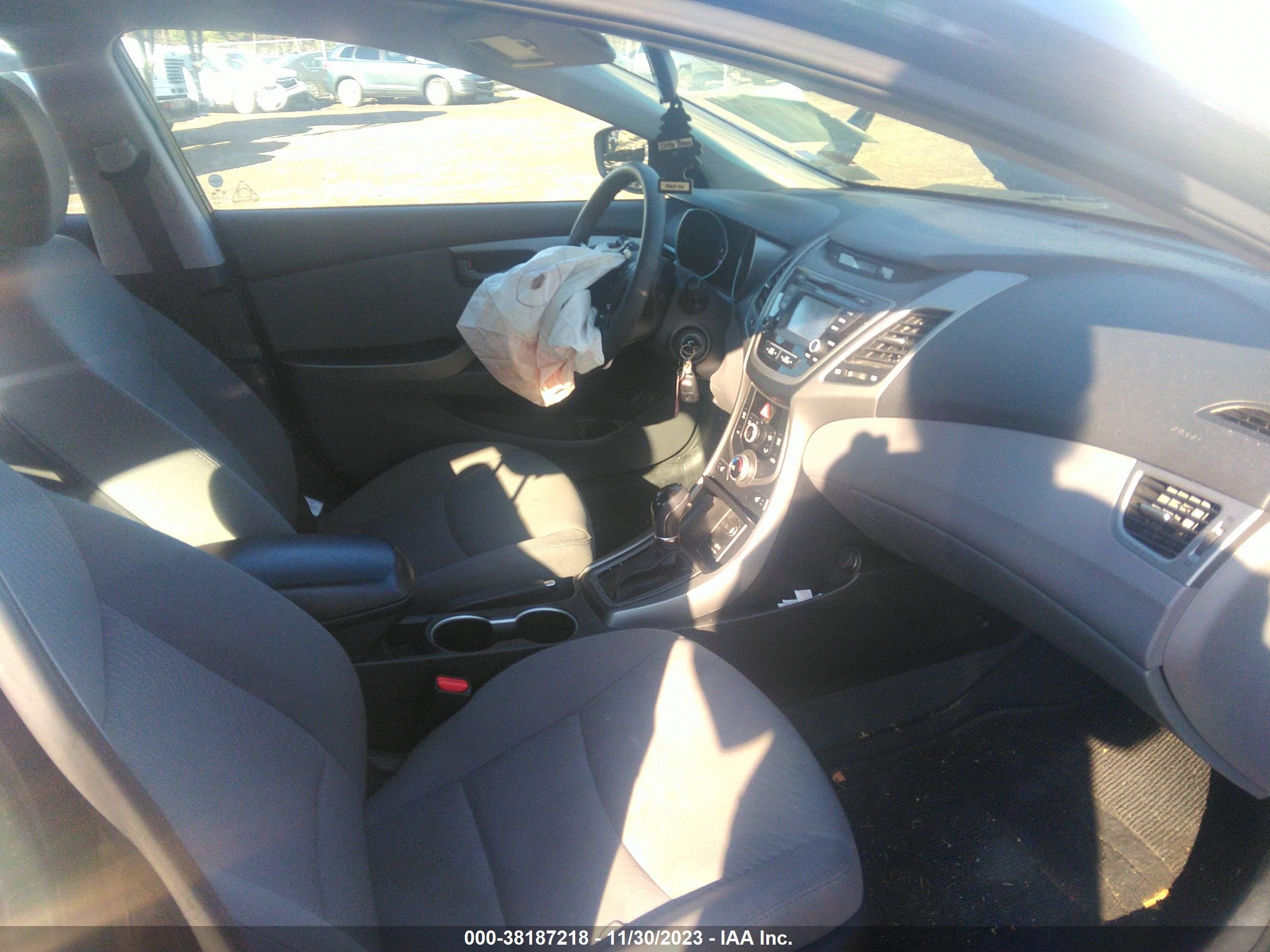 Photo 4 VIN: 5NPDH4AE4EH542353 - HYUNDAI ELANTRA 