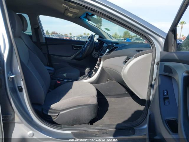 Photo 4 VIN: 5NPDH4AE4FH547764 - HYUNDAI ELANTRA 