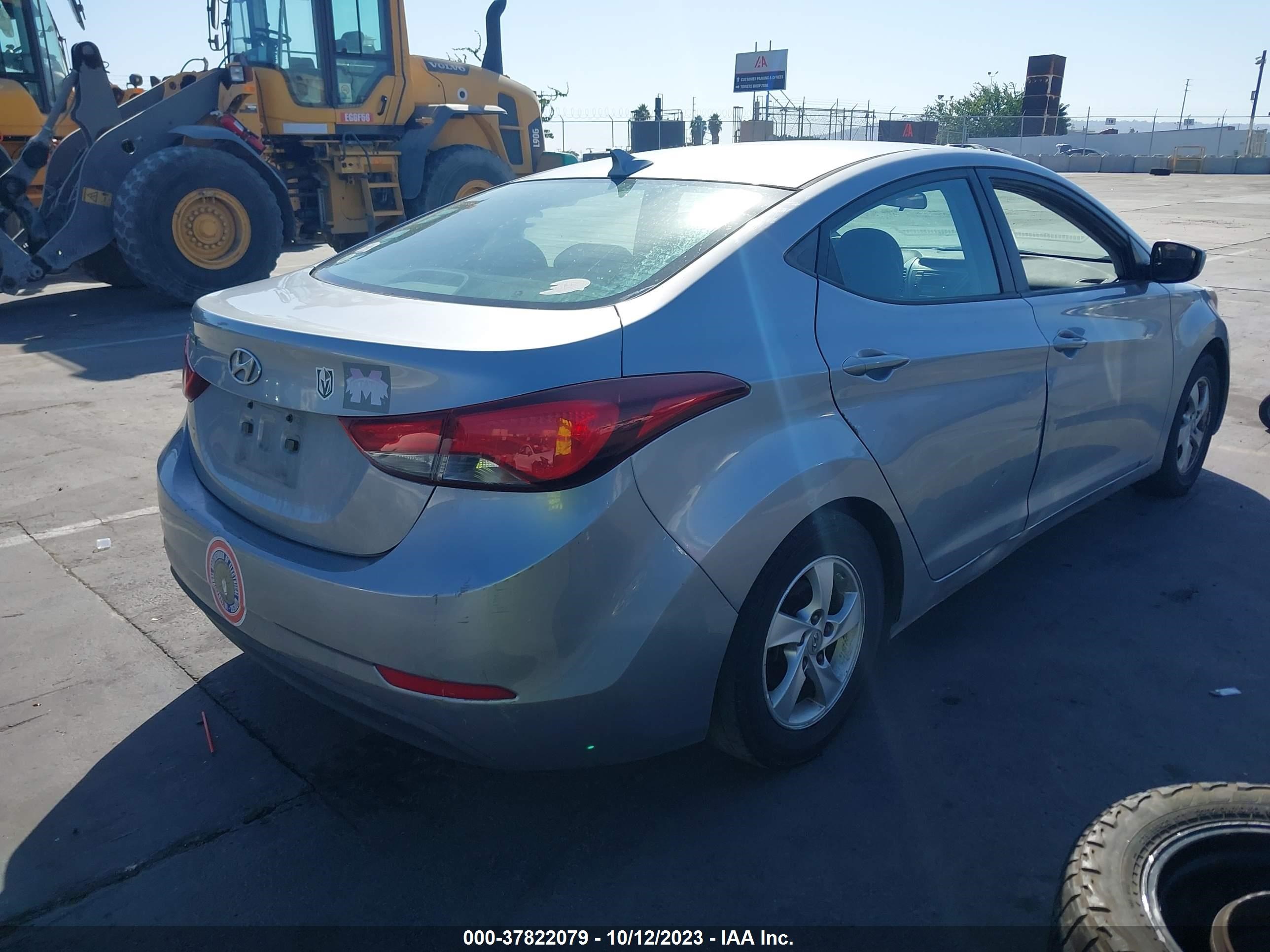 Photo 3 VIN: 5NPDH4AE4FH558781 - HYUNDAI ELANTRA 