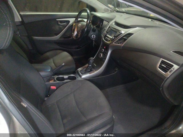 Photo 4 VIN: 5NPDH4AE4FH570882 - HYUNDAI ELANTRA 