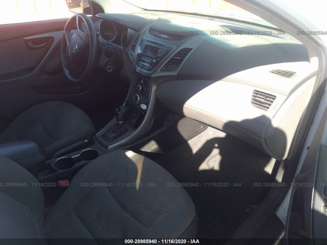 Photo 4 VIN: 5NPDH4AE4FH573393 - HYUNDAI ELANTRA 