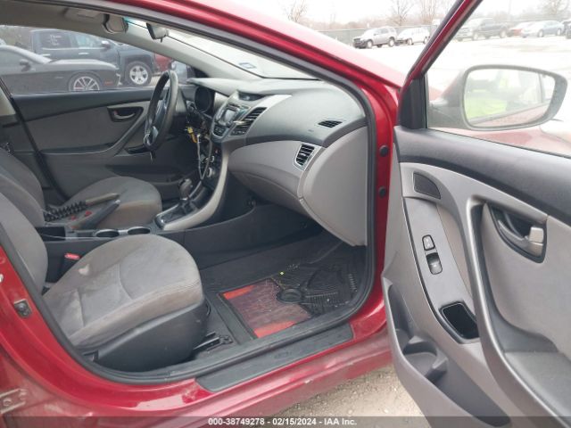 Photo 4 VIN: 5NPDH4AE4FH577685 - HYUNDAI ELANTRA 