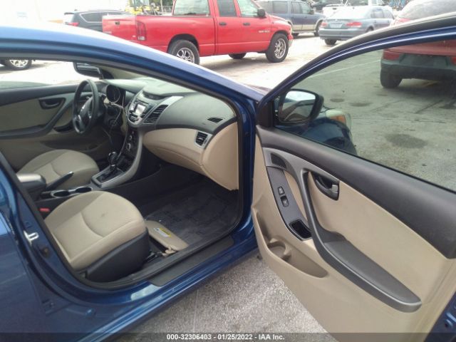 Photo 4 VIN: 5NPDH4AE4FH586628 - HYUNDAI ELANTRA 