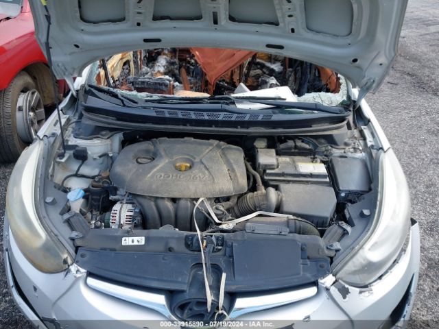 Photo 9 VIN: 5NPDH4AE4FH588380 - HYUNDAI ELANTRA 