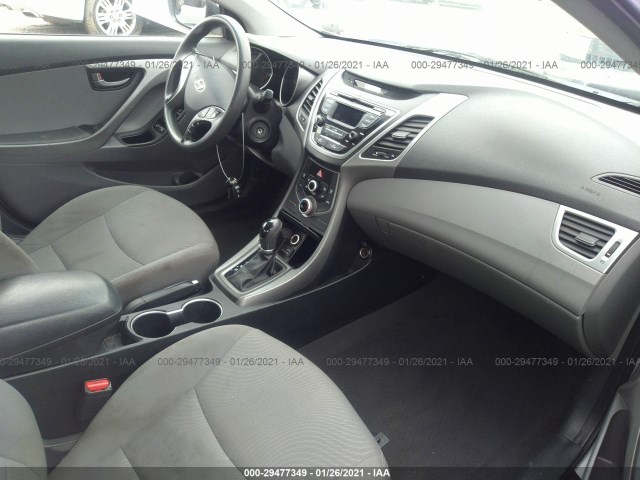 Photo 4 VIN: 5NPDH4AE4FH590663 - HYUNDAI ELANTRA 