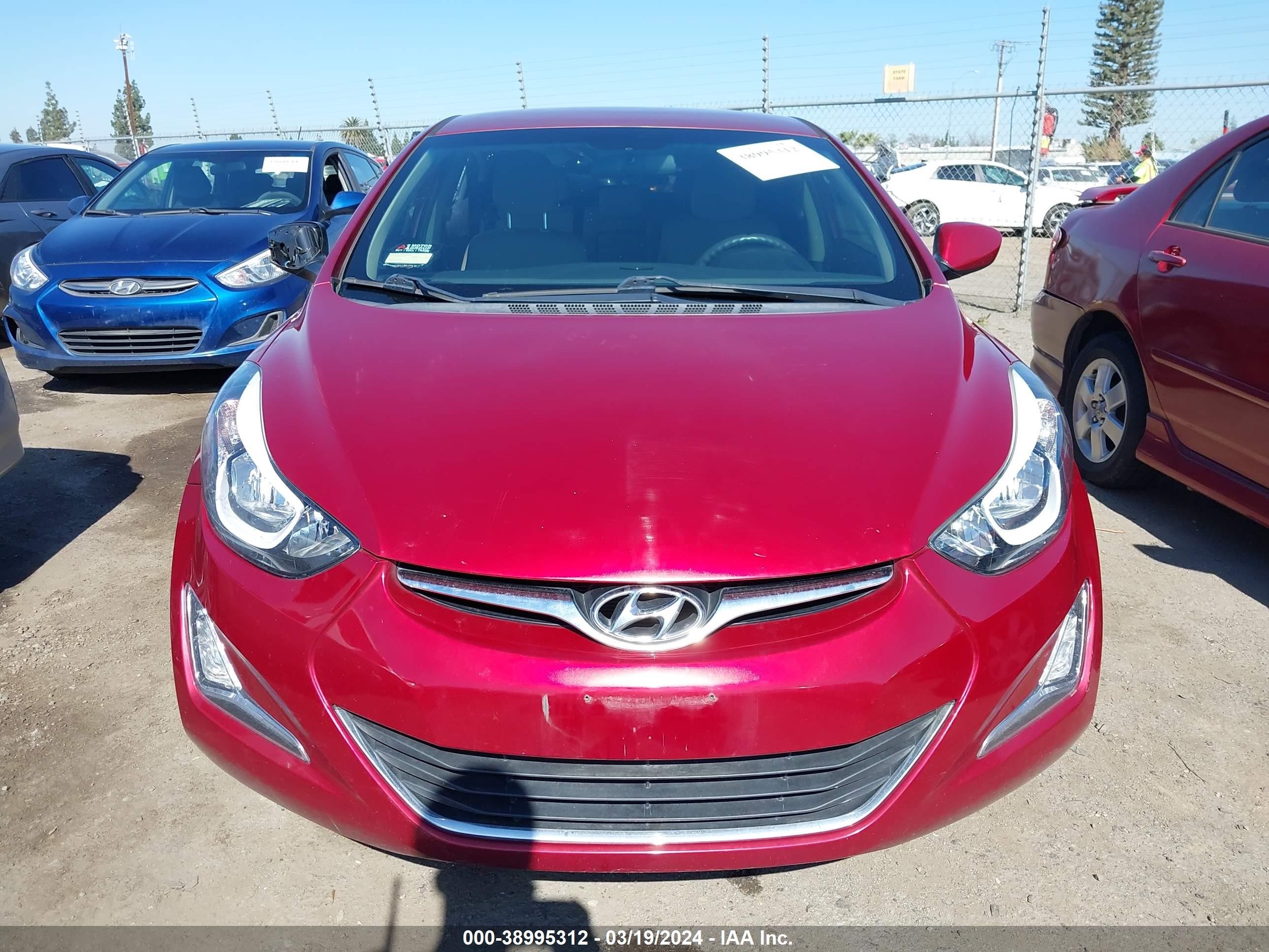 Photo 11 VIN: 5NPDH4AE4FH592008 - HYUNDAI ELANTRA 