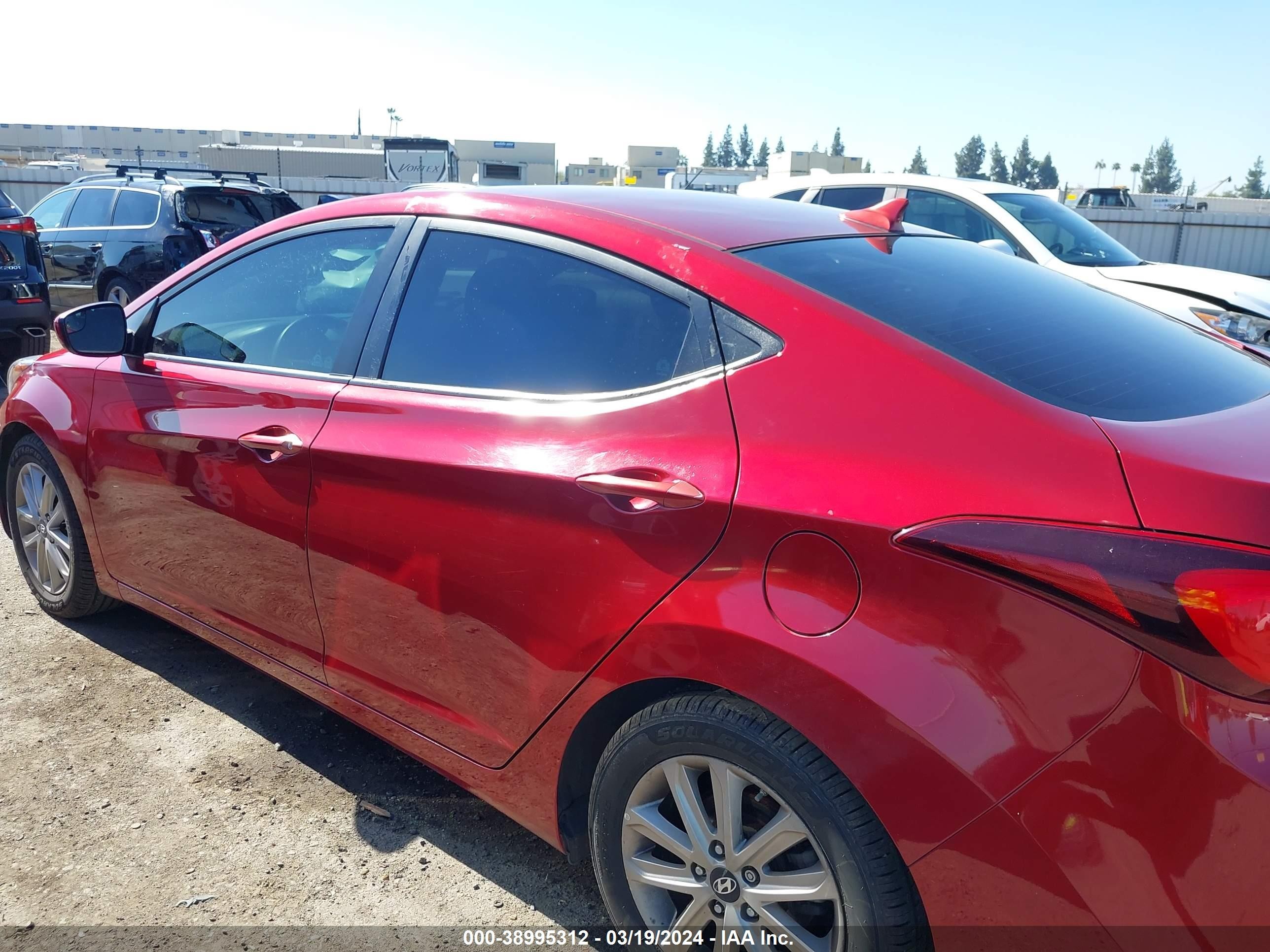 Photo 13 VIN: 5NPDH4AE4FH592008 - HYUNDAI ELANTRA 